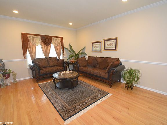 5th image of 41 Francis Dr