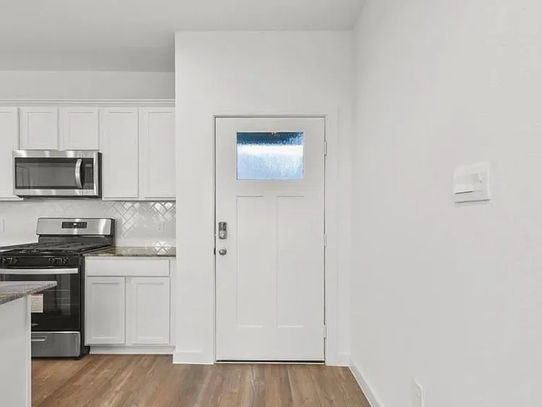 3014 La Latina Dr — Photo 5