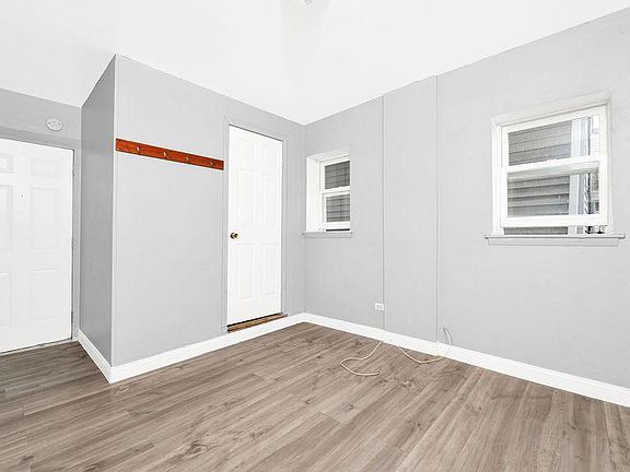 2nd image of 1831 W 21st Pl #1R