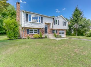 32 Cartpath Dr, Meriden, CT 06450