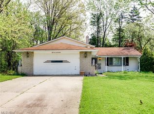 5571 Carlton Dr, Bedford Heights, OH