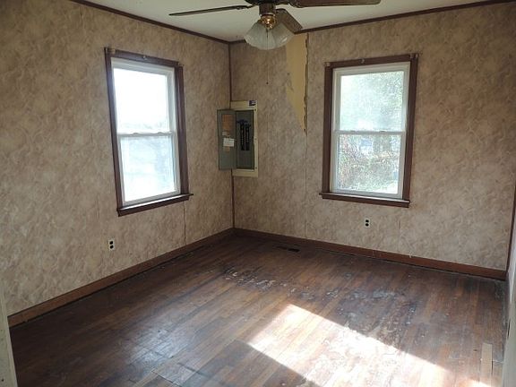 3rd image of 1113 Harrison Ave