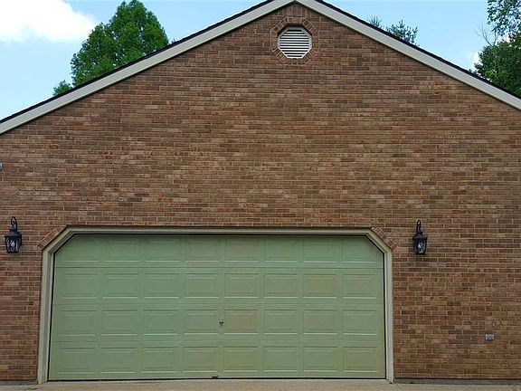 Oversized 2-Car Garage