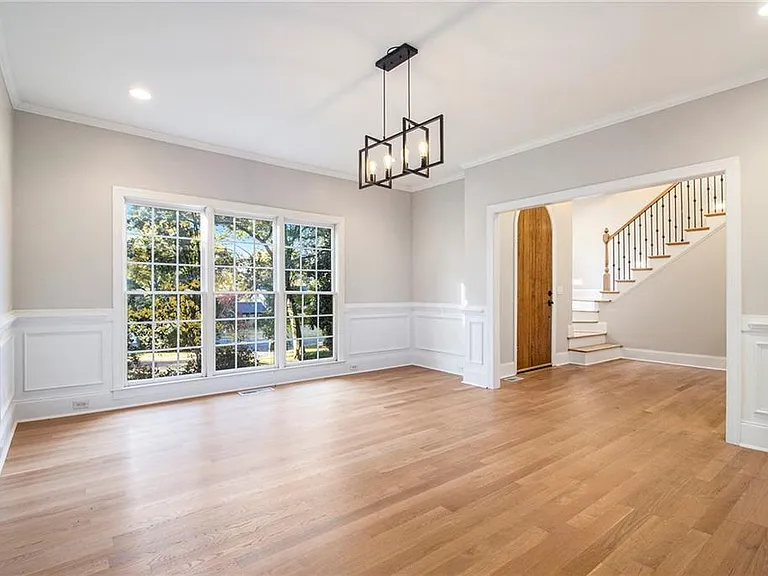 960 Landmark Dr — Photo 6