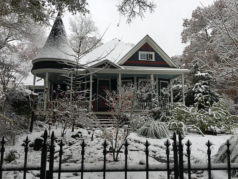 64 Clay St NE — Photo 2