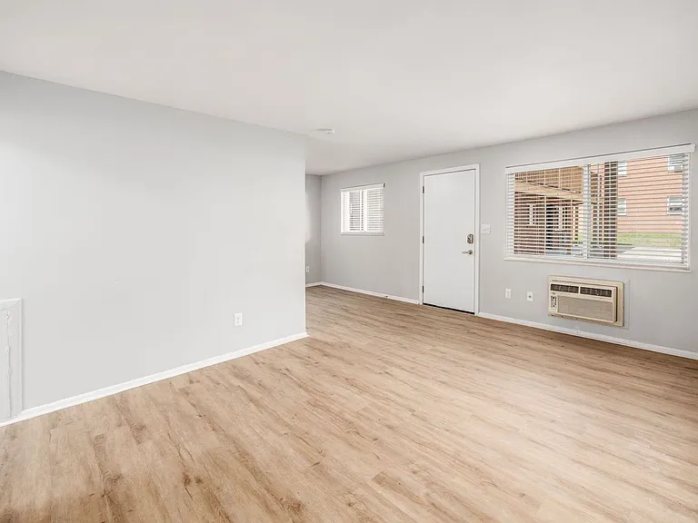 593 Riverview Dr #K — Photo 5