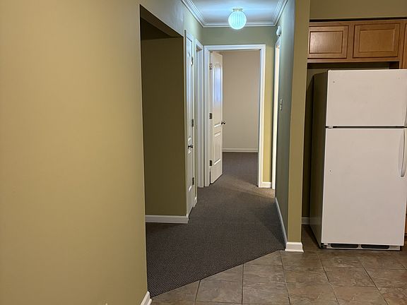 Hallway to Beds/Bath