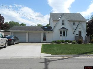 304 E 13th St, Blue Earth, MN 56013