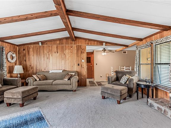 4th image of 376 Loganberry Rd