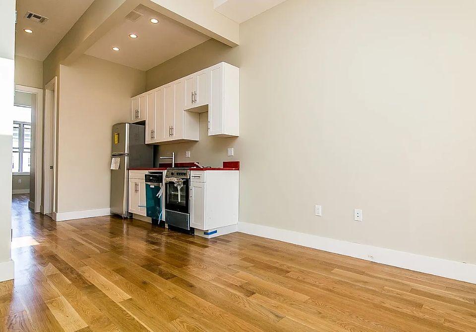 1st image of 252 Melrose St #2H