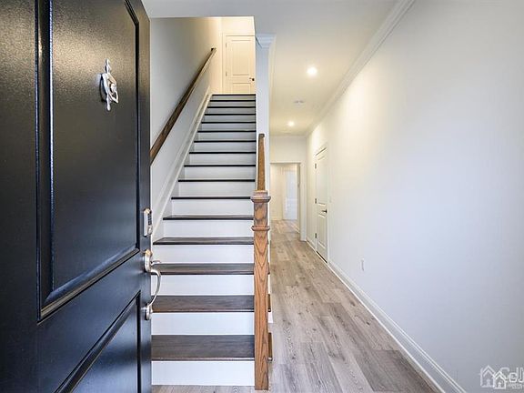 3rd image of 2602 Evans Ln