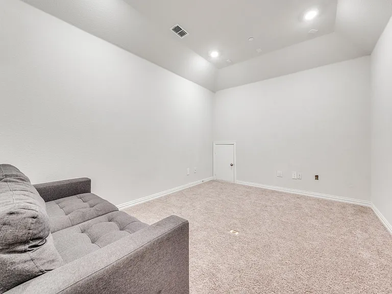 2094 Creekbluff Cir — Photo 21