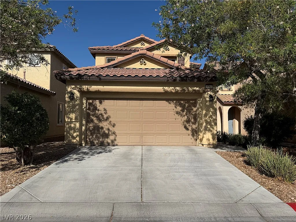 3 bed, 3.5 bath, 1797 sqft, $2,200 — Photo 2