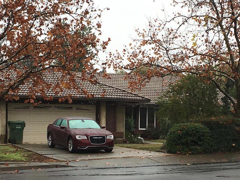 2nd image of 1876 Cumberland Dr