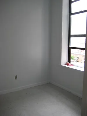 Rented by MCR Realty | media 9