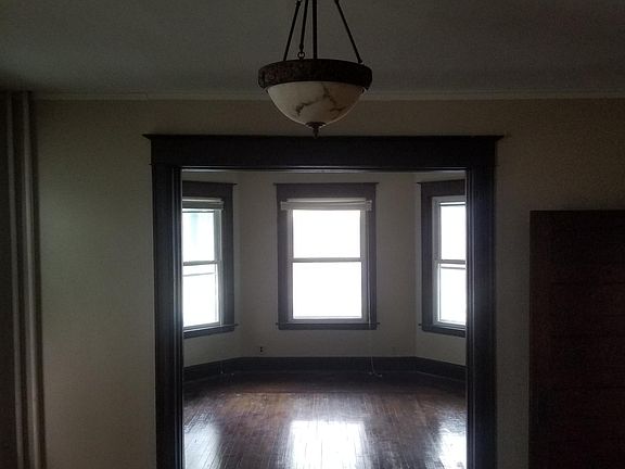 3rd image of 4 Magnolia Ter #1