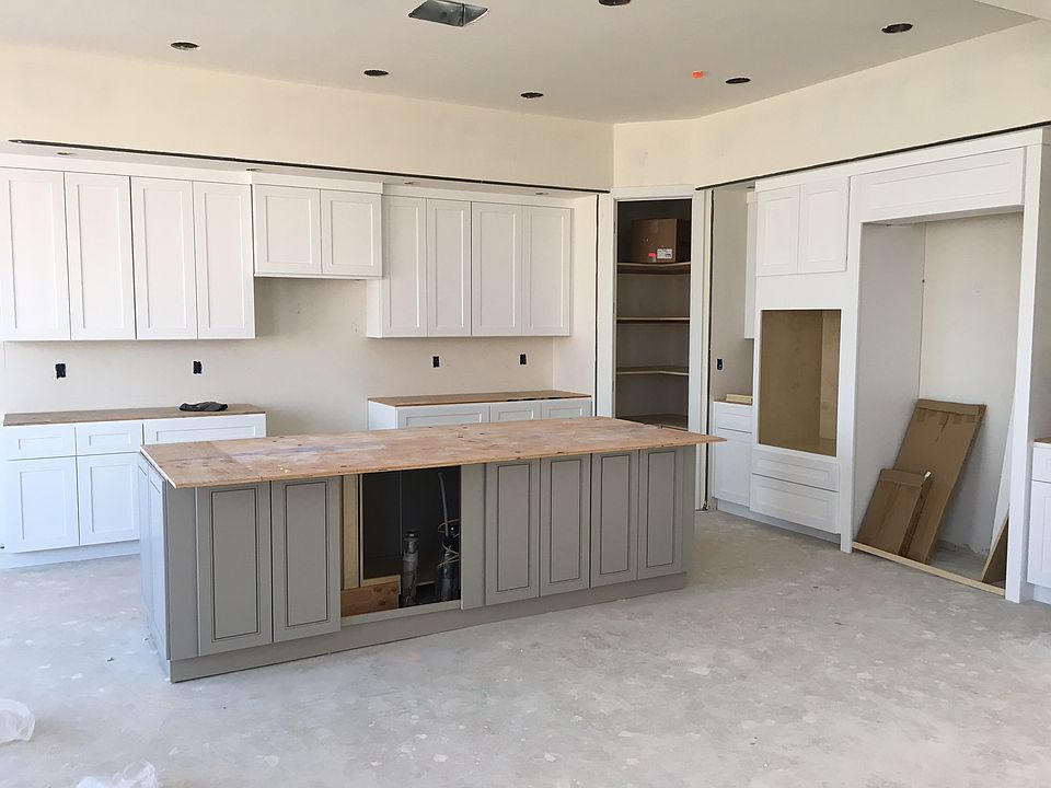 2nd image of 553 Ramos Dr