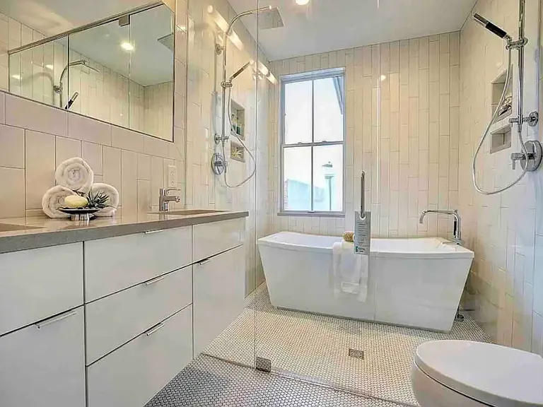 121 Green St #2 — Photo 5
