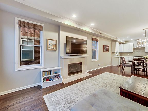 5th image of 1328 W Belmont Ave #3W