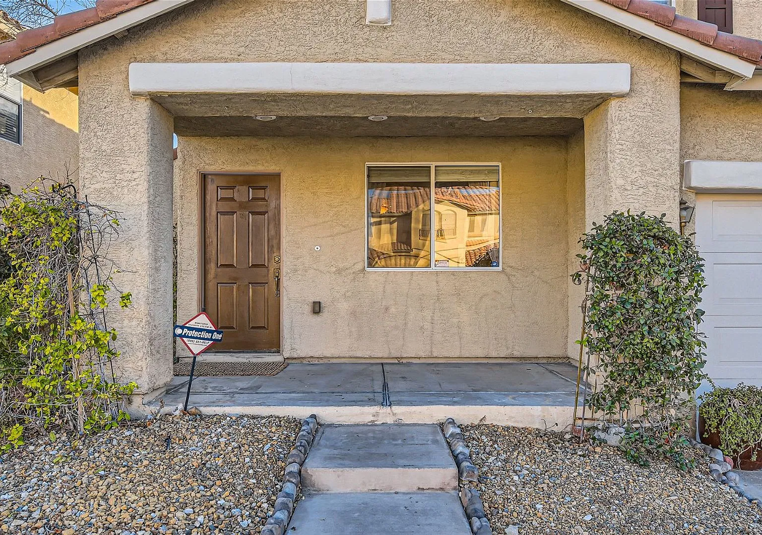 3 Bedroom Dog Friendly House! — Photo 4