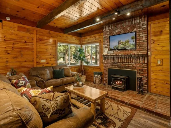 583 Ponderosa Dr, Big Bear Lake, CA 92315