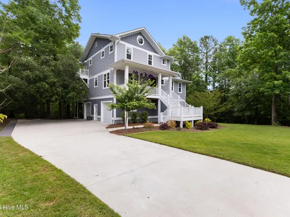 104 W High Bluff Drive, Hampstead, NC 28443