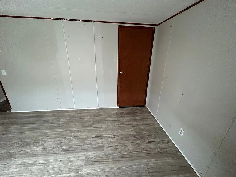 310 Walker Ct — Photo 7