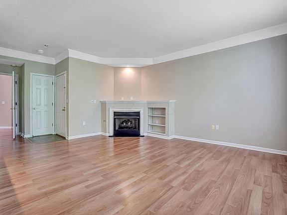 3rd image of 6714 Durwood Ln