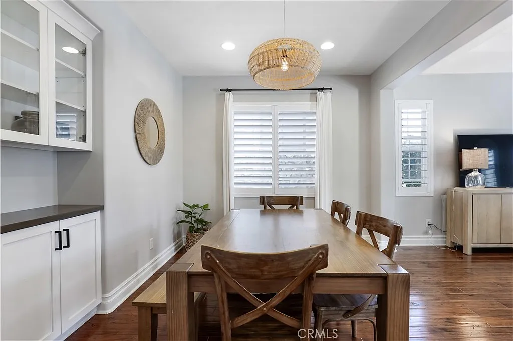 3 bed, 2.5 bath, 2237 sqft, $6,100 — Photo 4