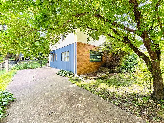 2nd image of 272 Xerxes Ave N