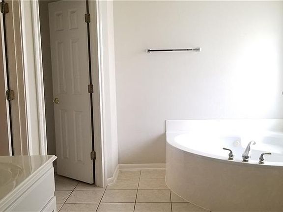 4th image of 1812 Chula Vista Dr