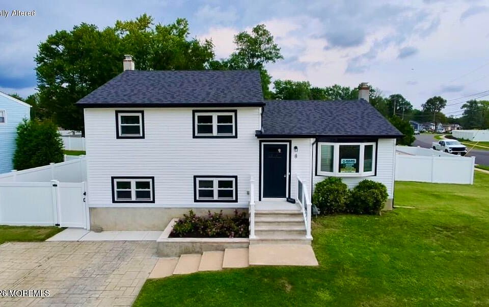 1st image of 8 Forsgate Drive