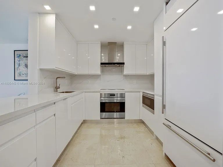 19223 Fisher Island Dr #19223 — Photo 18
