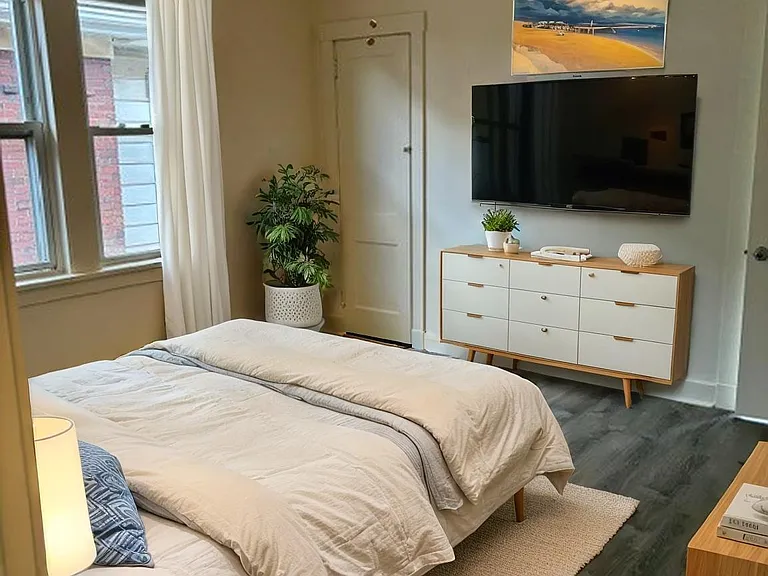 1613 Aurelius St #2 — Photo 12