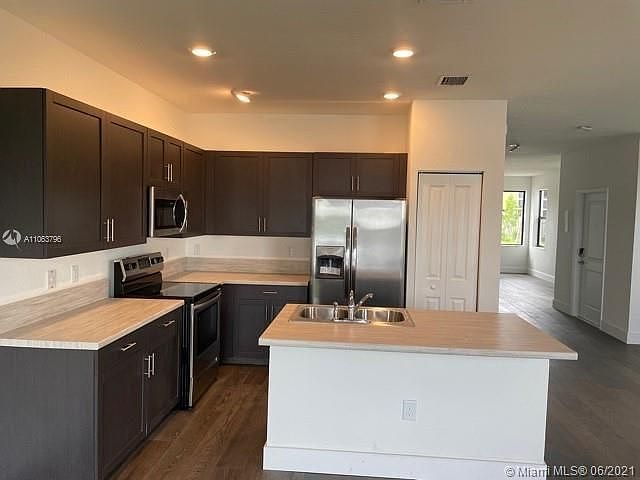 1st image of 20560 NE 5th Pl #20560