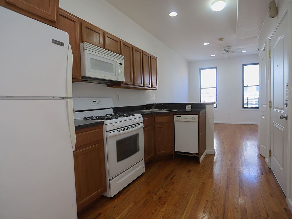 1st image of 158 Sherman Ave APT 3R