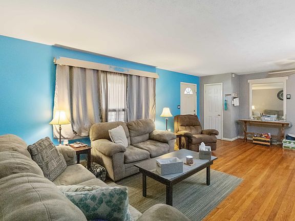 2nd image of 105 Windsor Dr