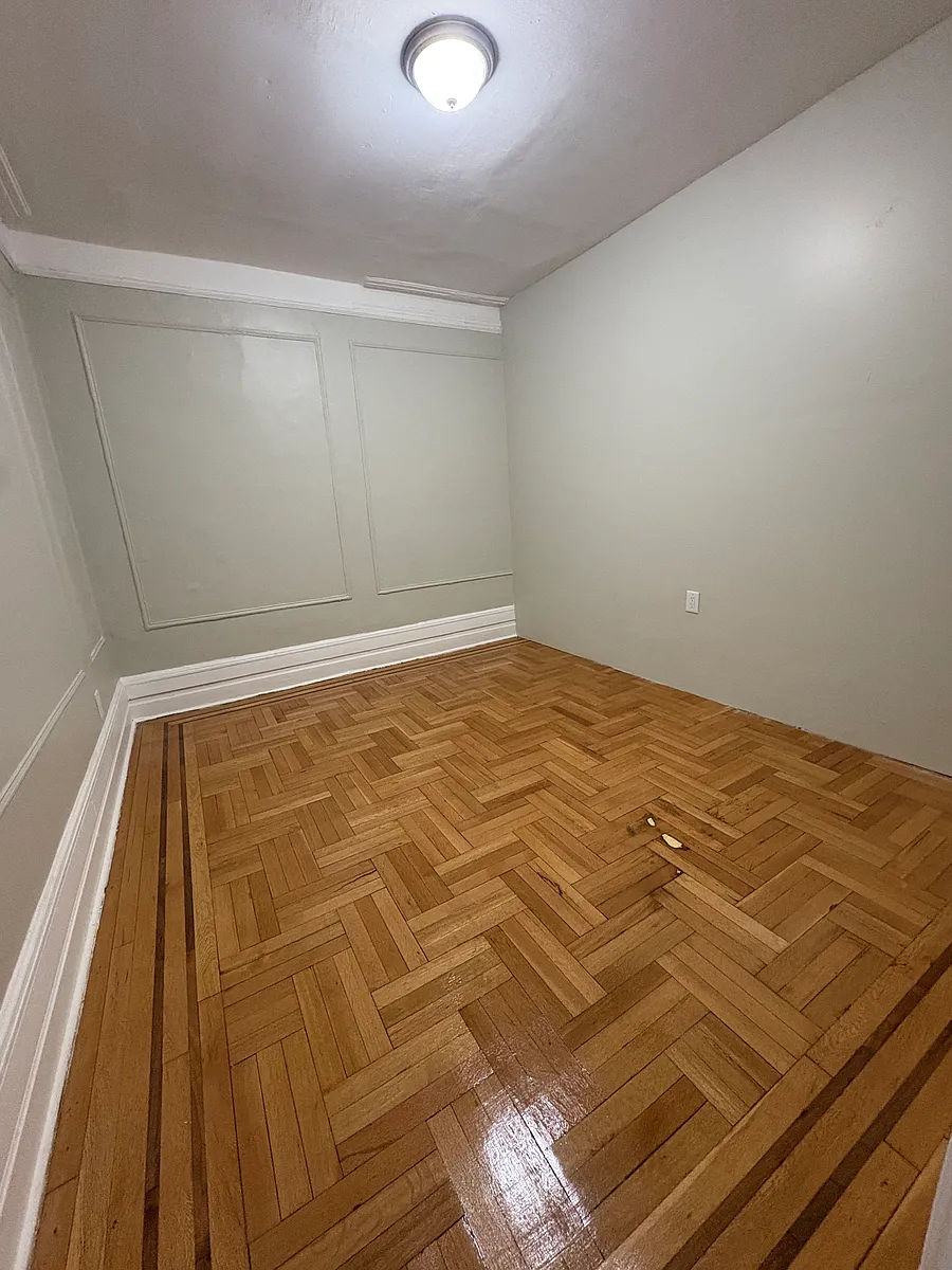 Building Photo - 245-247 Roseville Ave #3C