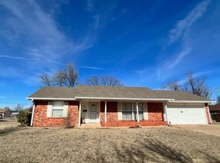 401 Sherwood Dr, Moore, OK 73160