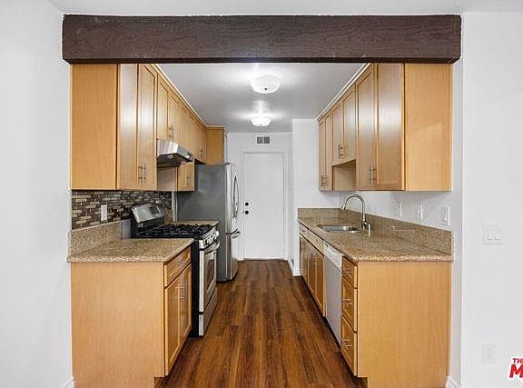 2nd image of 12316 Runnymede St