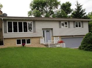 6027 Sun Valley Pkwy, Oregon, WI 53575