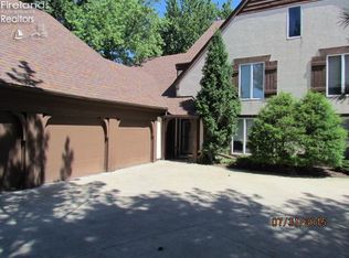 3903 Brookside Dr, Huron, OH 44839