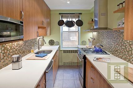 3rd image of 221 E 78th St APT 1G