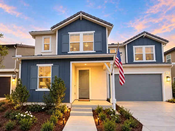 727 Kingbird Loop, Oceanside, CA 92058