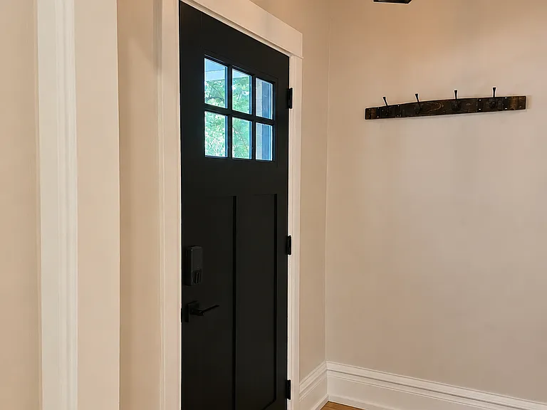336 S Corona St — Photo 4