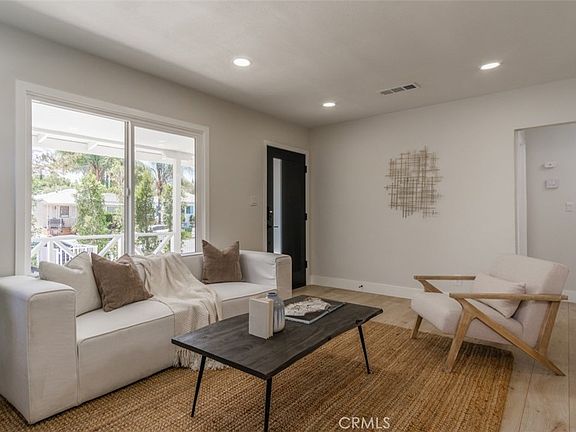5th image of 3149 Garden Ave