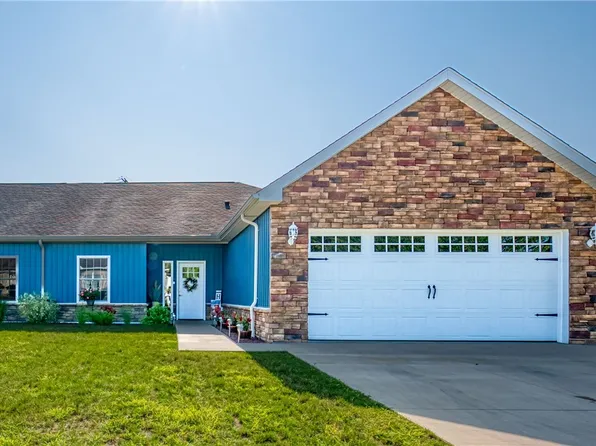 300 Cherokee Dr, Beaver Falls, PA 15010