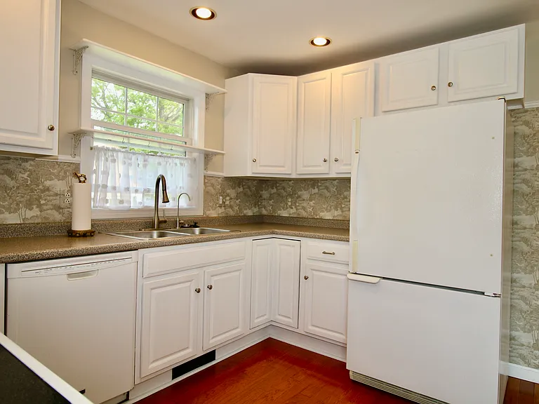 37 Green St #1 — Photo 4
