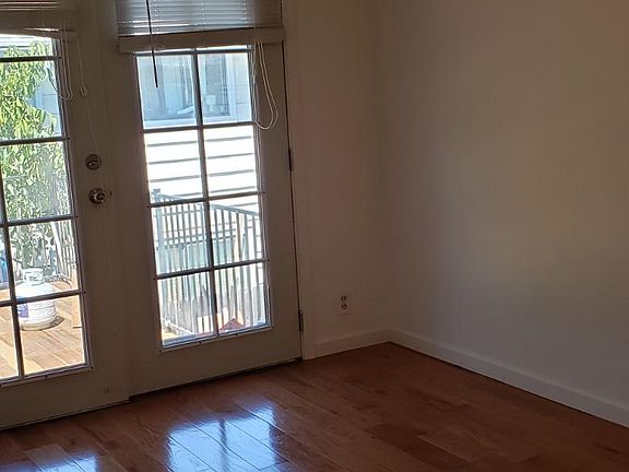 2nd image of 479 Hawthorne Ave