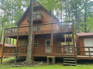 106 Chestnut Dr, Greentown, PA 18426